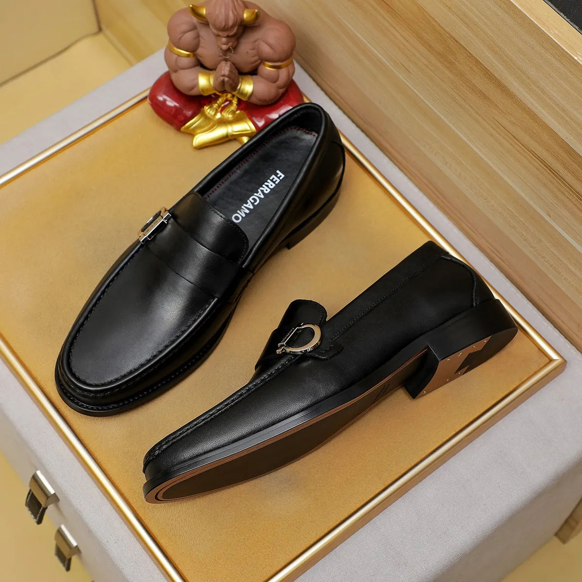 Men's shoes 250 Ferragamo [Ferragamo] top imported suit men's shoes 💯Original copy of the official website, product materials: selected imported embossed calfskin + luxury hardware buckle accessories ~ imported water-dyed cow 🐂 leather lining. Strong three-dimensional visual effect, original combination outsole, multiple colors available😘 Size: 39-44 (38.45.46. Customized)